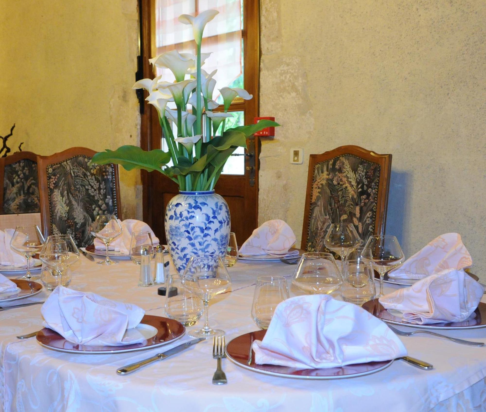 Logis Des Trois Maures Hotel Couches Eksteriør billede