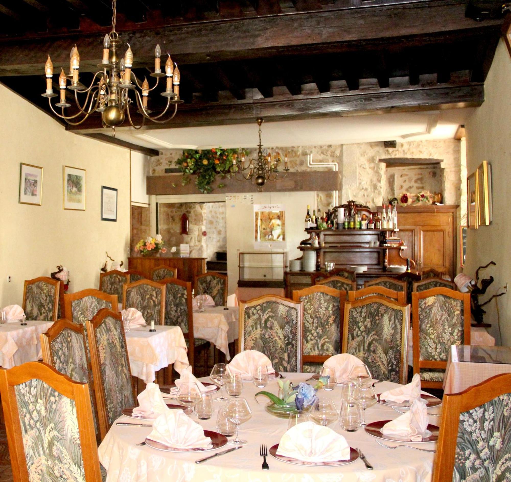 Logis Des Trois Maures Hotel Couches Eksteriør billede