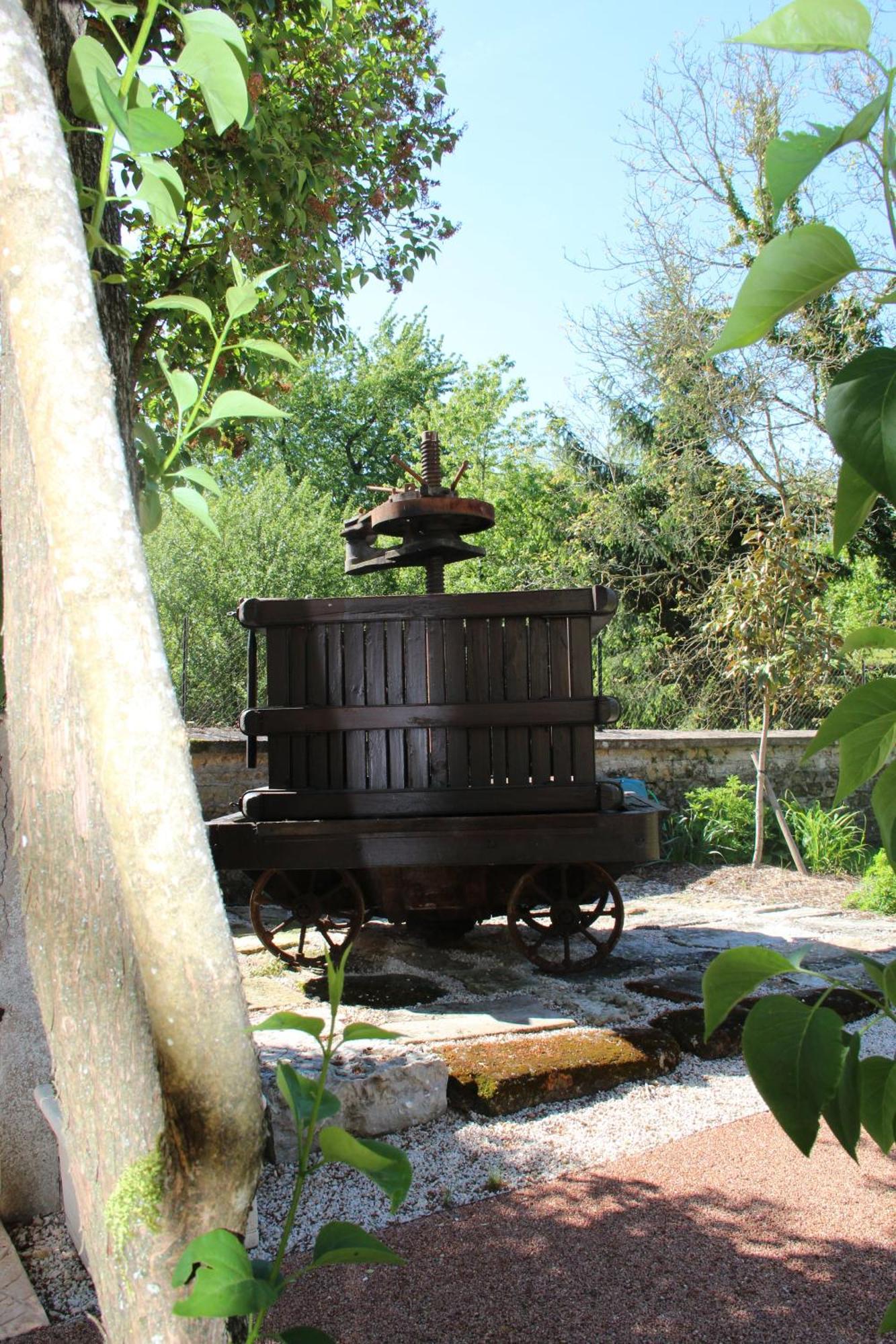 Logis Des Trois Maures Hotel Couches Eksteriør billede
