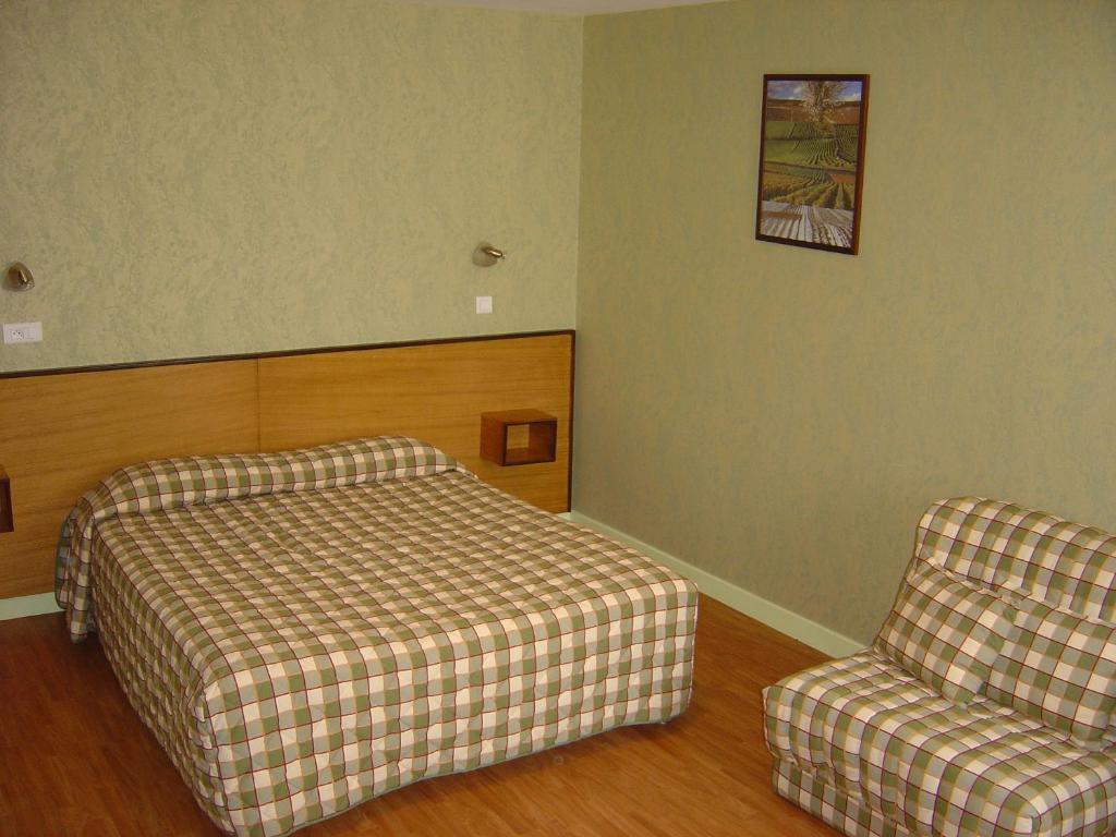Logis Des Trois Maures Hotel Couches Eksteriør billede