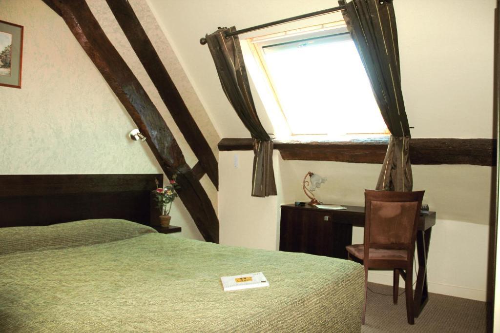 Logis Des Trois Maures Hotel Couches Værelse billede