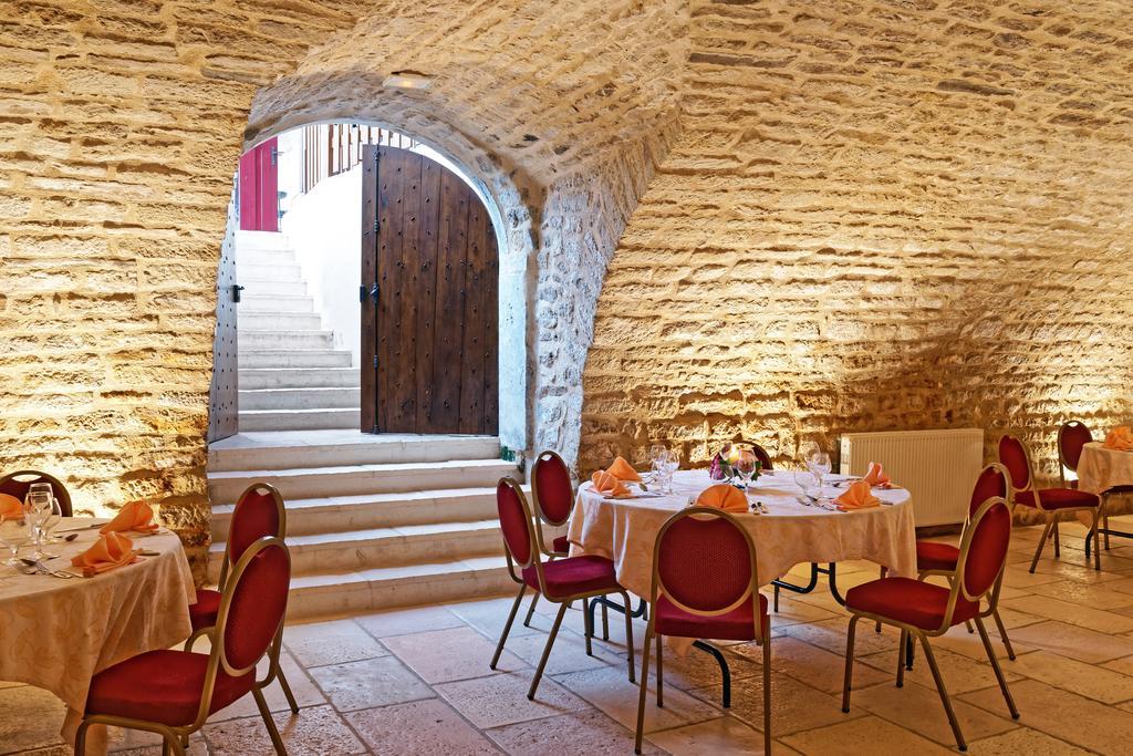Logis Des Trois Maures Hotel Couches Eksteriør billede
