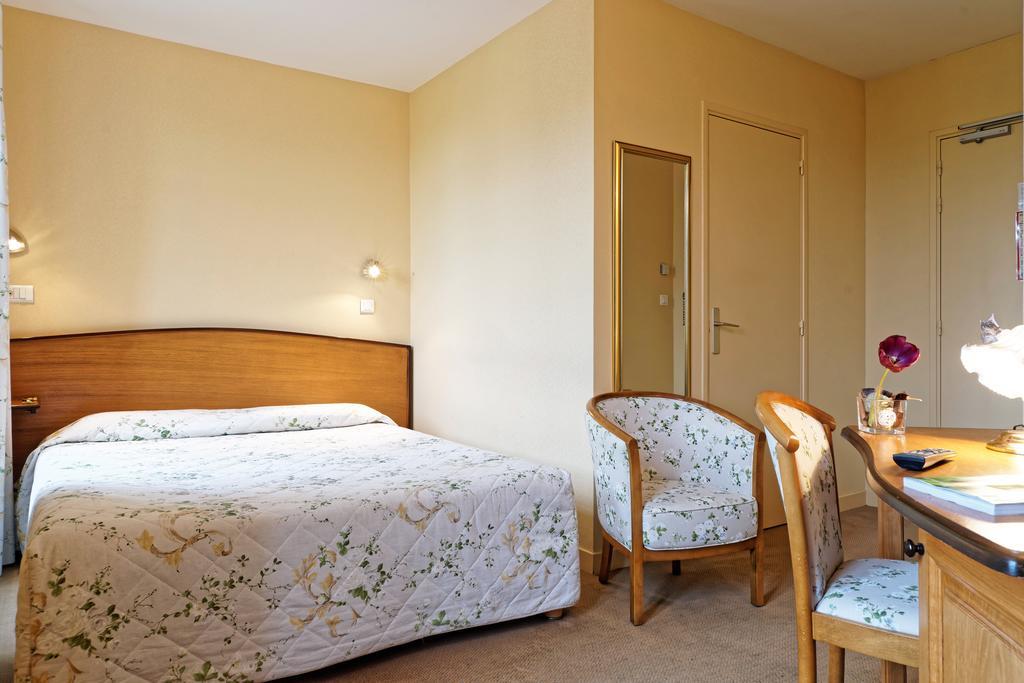 Logis Des Trois Maures Hotel Couches Eksteriør billede