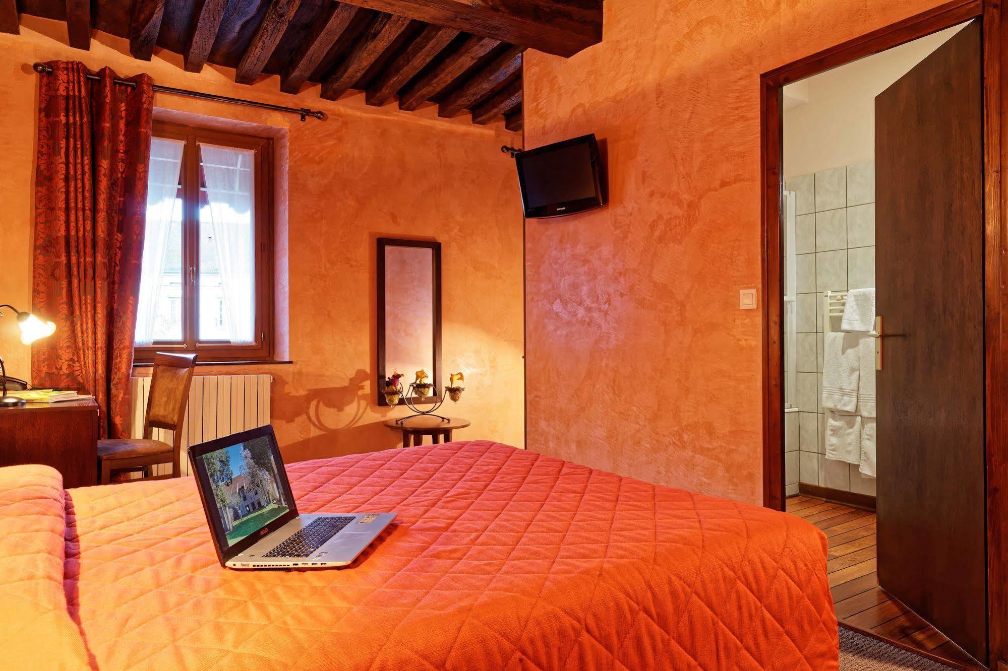 Logis Des Trois Maures Hotel Couches Eksteriør billede